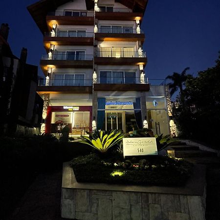 Apartamento Espetacular, 2 Suites, A 30M Da Rua Coberta Gramado Esterno foto